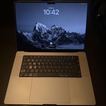 Good MacBook Pro 2021 - 16 inch - 1 TB, Silver, 32 GB, Apple M1 Max