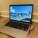 Good MacBook Pro 2022 - 13 inch - 256 GB, Gray, 16 GB, Apple M2