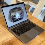 Good MacBook Pro 2018 (With Touch Bar) - 13 inch - 256 GB, Silver, 8 GB, Intel Core i5