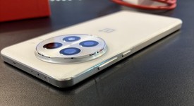 Mint
													OnePlus 13 - Unlocked, Arctic Dawn, 512 GB, 16 GB, photo 3 of 12