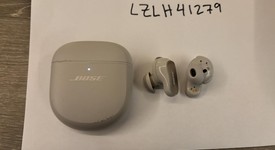 Used
													Bose QuietComfort Ultra Earbuds - White, photo 2 of 2