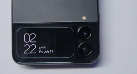 Mint
													Samsung Galaxy Z Flip4 5G - Unlocked Non-US, Graphite, 256 GB, 8 GB, SM-F721B, photo 2 of 5