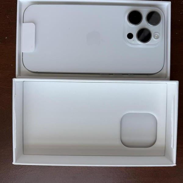 Apple iPhone 16 Pro - Unlocked, 128 GB, White, A3083