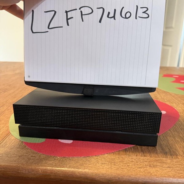 Xbox One X (2017) - Black, Standard