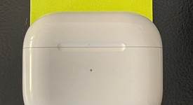 Used
													Apple AirPods 3rd Gen - Lightning Case, photo 2 of 5
