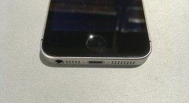 Good
													Apple iPhone SE 1st Gen 2016 - Unlocked, Grey, 64 GB, A1723, photo 4 of 12