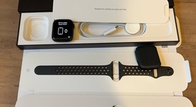 Mint
													Apple Watch Series 7 45mm - Unlocked, Midnight, A2477 - Cellular, Nike, photo 1 of 8