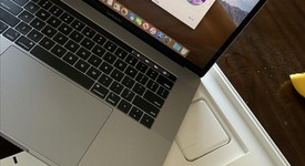 Mint
													MacBook Pro 2018 (With Touch Bar) - 15" - I7, Gray, 256 GB, 16 GB, photo 4 of 10