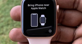 Mint
													Apple Watch Series 5 44mm - Gold, A2093 - GPS, Aluminum, photo 1 of 15