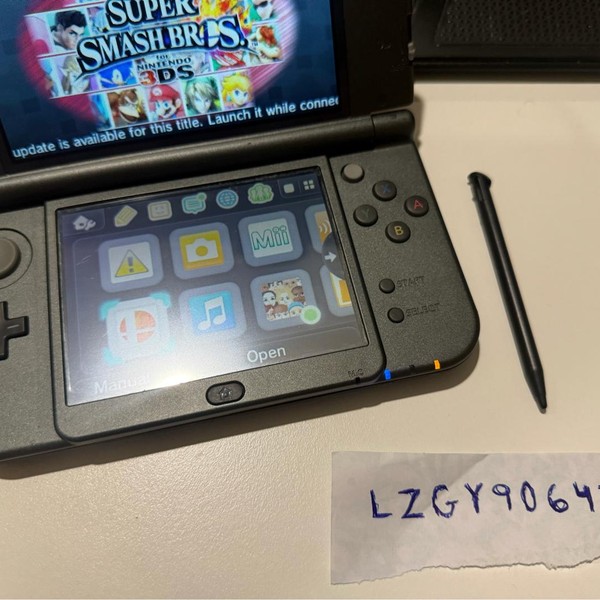 New Nintendo 3DS XL - 4 GB, Black