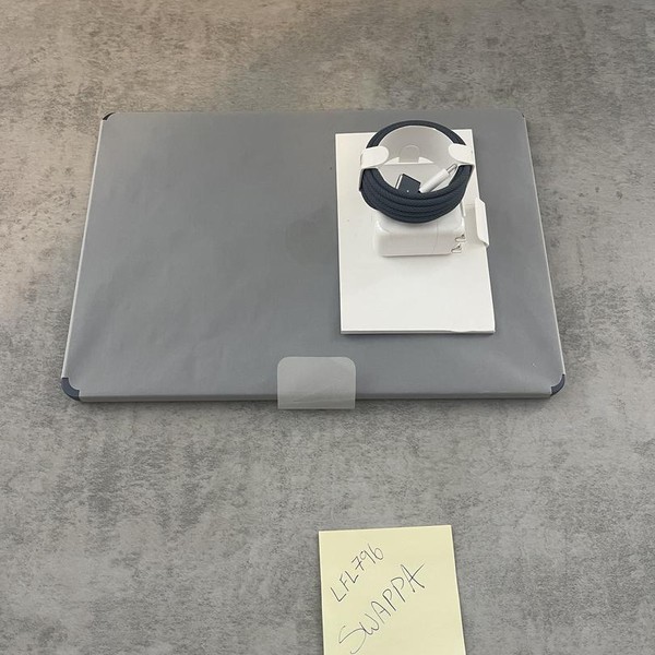 MacBook Air 2025 (M4) - 13 inch - 256 GB, Midnight, 16 GB, Apple M4