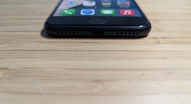 Good
													Apple iPhone SE 3rd Gen 2022 - Unlocked, Midnight, 128 GB, A2595, photo 3 of 12