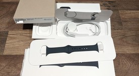 New
													Apple Watch SE 2nd Gen 40mm - Midnight, A2722 - GPS, Aluminum, photo 1 of 6