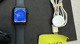 Fair
													Apple Watch SE 2nd Gen 40mm - Midnight, A2722 - GPS, Aluminum, photo 1 of 5