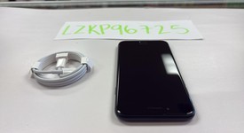 Mint
													Apple iPhone SE 3rd Gen 2022 - Unlocked, Midnight, 64 GB, A2595, photo 4 of 6