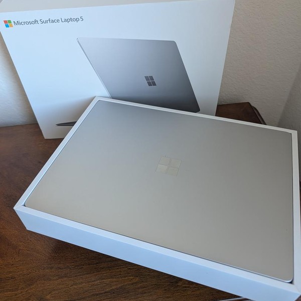 Microsoft Surface Laptop 5 - 256 GB, Platinum, 8 GB, Intel Core i5, 13.5 inch