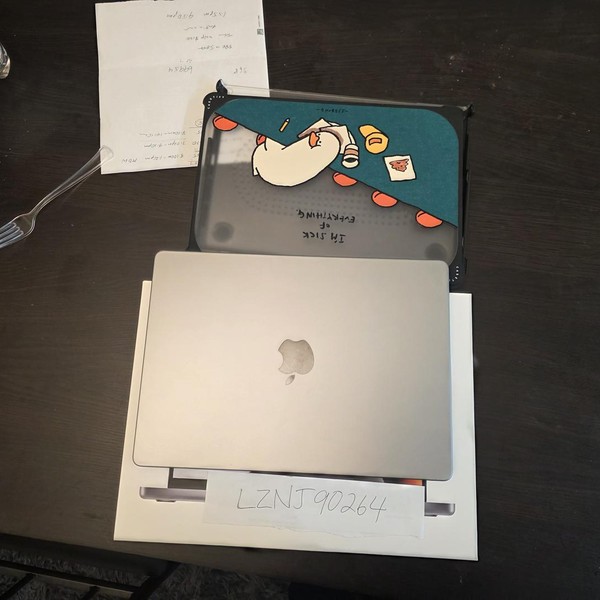 MacBook Pro 2021 - 14 inch - Apple M1 Max, Silver, 512 GB, 32 GB