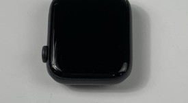 Fair
													Apple Watch SE 1st Gen 44mm - Gray, A2352 - GPS, Aluminum, photo 1 of 3