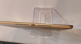 Mint
													Apple iPad 6th Gen - Wi-Fi, Gold, 32 GB, A1893, photo 2 of 6