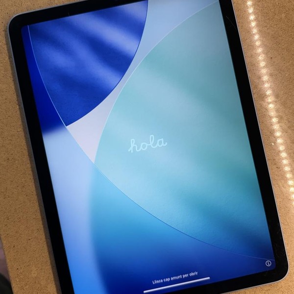 Apple iPad Air (5th Gen) - Wi-Fi, 64 GB, Blue, A2588