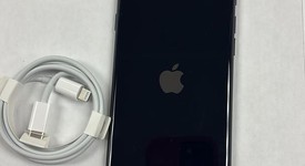 Mint
													Apple iPhone SE 3rd Gen 2022 - Unlocked, Midnight, 64 GB, A2595, photo 1 of 7