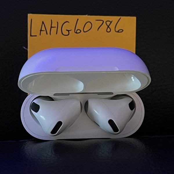 Apple AirPods (4th Gen) - Standard