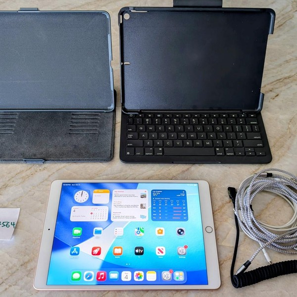 Apple iPad Air (3rd Gen) - Wi-Fi, 64 GB, Gold
