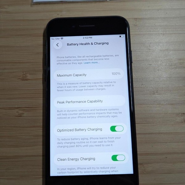 Apple iPhone SE 3rd Gen 2022 - Unlocked, 64 GB, Midnight, A2595