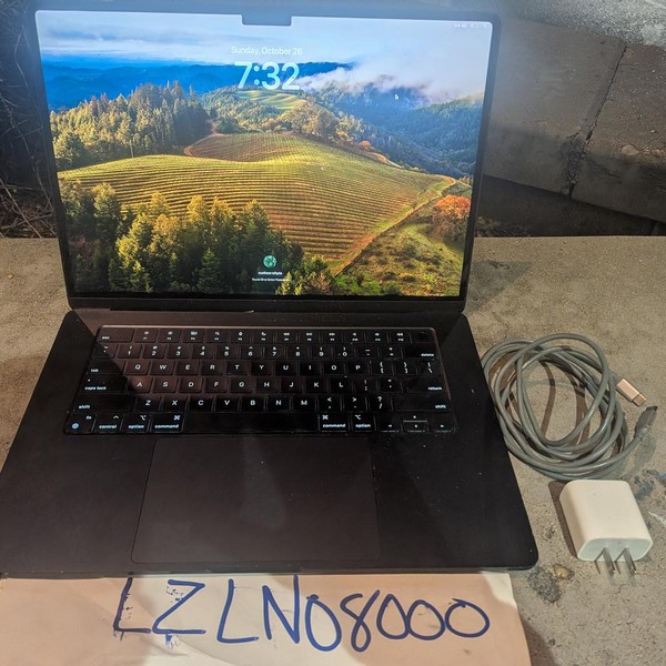 MacBook Air 2023 (M2) - 15 inch - 512 GB, Midnight, 8 GB, Apple M2