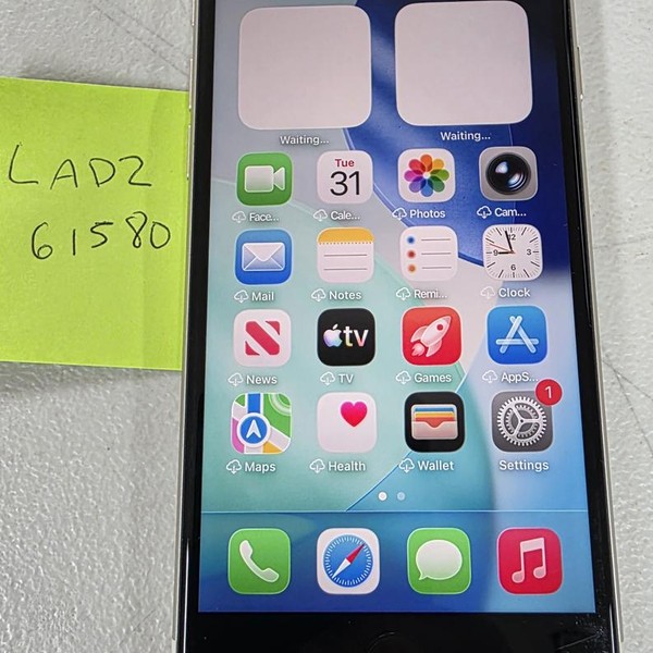 Apple iPhone SE 3rd Gen 2022 - Unlocked, 128 GB, Starlight, A2595