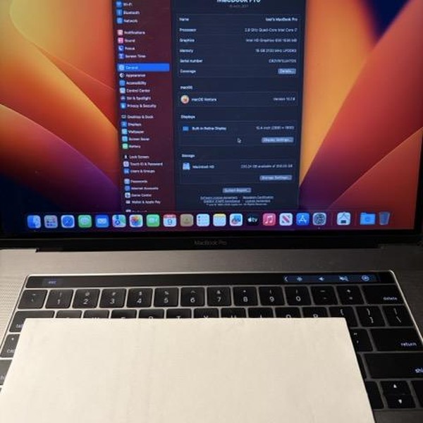 MacBook Pro 2017 (With Touch Bar) - 15 inch - 256 GB, Silver, 16 GB, Intel Core i7