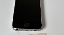 Good
													Apple iPhone SE 1st Gen 2016 - Unlocked, Grey, 32 GB, A1662, photo 2 of 8