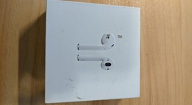 Used
													Apple AirPods 2nd Gen - Lightning Case, photo 3 of 9