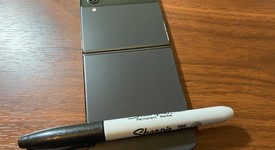 Good
													Samsung Galaxy Z Flip4 5G - Unlocked, Graphite, 256 GB, 8 GB, SM-F721U1, photo 3 of 3