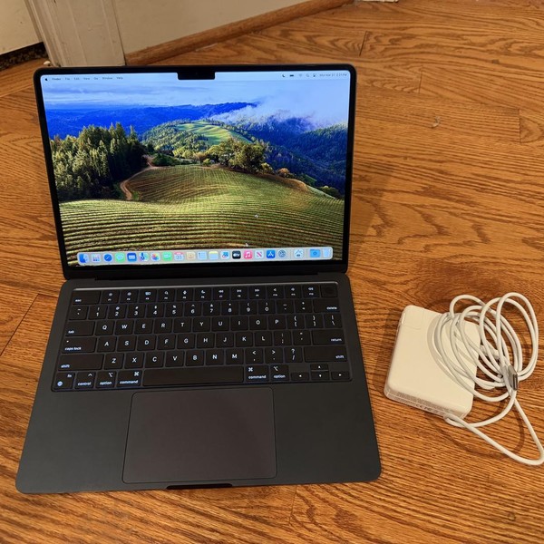 MacBook Air 2022 (M2) - 13 inch - 256 GB, Midnight, 8 GB, Apple M2