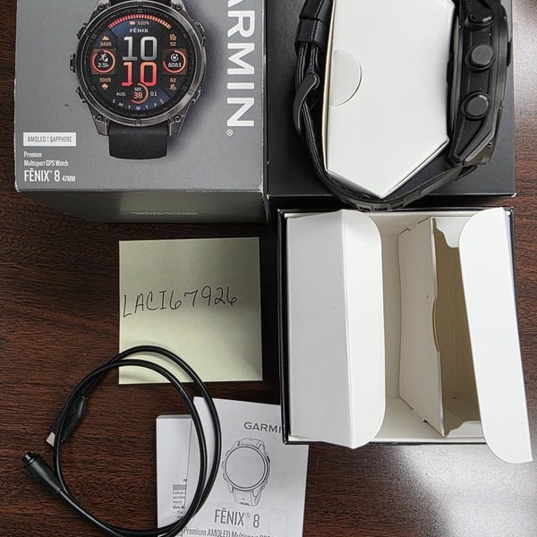 Garmin Fenix 8 - Carbon, AMOLED