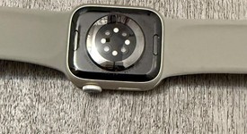 Good
													Apple Watch Series 9 41mm - Unlocked, Starlight, A2982 - Cellular, Aluminum, photo 5 of 8