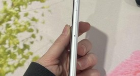 Good
													Apple iPhone SE 2nd Gen 2020 - Unlocked, White, 128 GB, A2275, photo 5 of 7