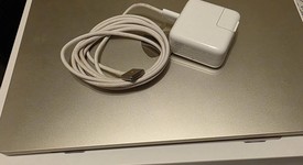 Good
													MacBook Air 2022 - 13" - Apple M2, Starlight, 256 GB, 16 GB, photo 2 of 9