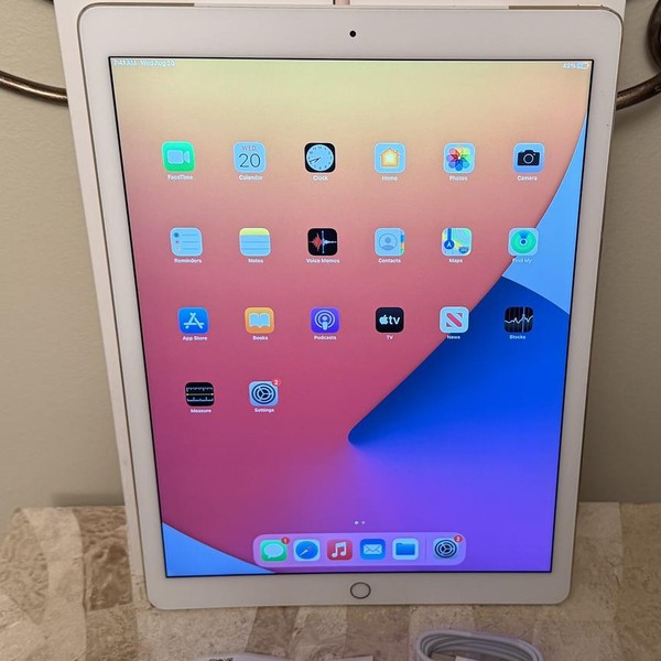 Apple iPad Pro 12.9 inch 1st Gen 2015 - Unlocked, 128 GB, Gold, A1652, 1st Gen 2015