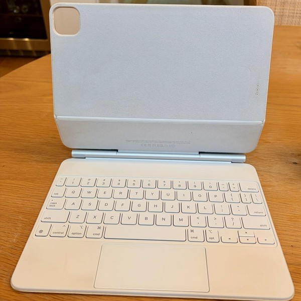 Apple Magic Keyboard for iPad Pro - White