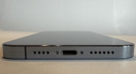 Good
													Apple iPhone 13 Pro Max - Verizon, Sierra Blue, 256 GB, A2484, photo 3 of 9