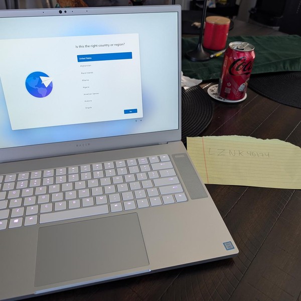 Razer Blade 15 inch 2019 - 512 GB, White, 16 GB, Intel Core i7, Advanced, FHD