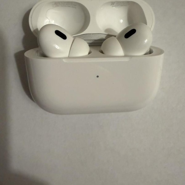Apple AirPods Pro 2 - Lightning