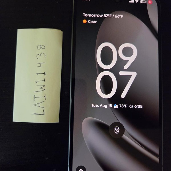 Google Pixel 10 - Mint Mobile, 128 GB, Obsidian, GLBW0