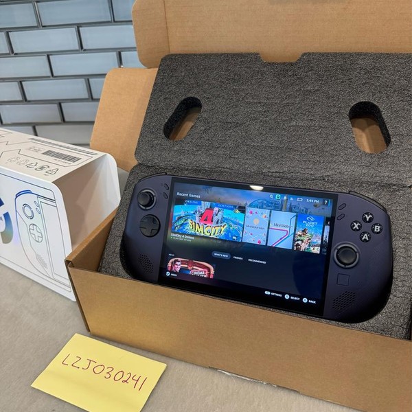 Lenovo Legion Go - 512 GB, Black, 16 GB, AMD Ryzen Z1 Extreme