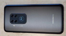 Mint
													Motorola One Zoom - Unlocked, Gray, 128 GB, 4 GB, photo 3 of 9