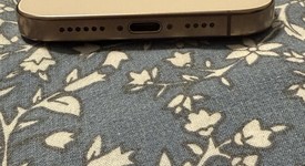 Mint
													Apple iPhone 16 Pro Max - Unlocked, Desert, 1 TB, A3084, photo 4 of 8