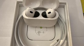 Used
													Apple AirPods Pro 2 - Lightning, photo 2 of 2