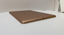 Fair
													Apple iPad 8th Gen - Wi-Fi, Gold, 32 GB, A2270, photo 3 of 6